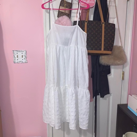 SOLD 🤍 - Picture 2 of 4